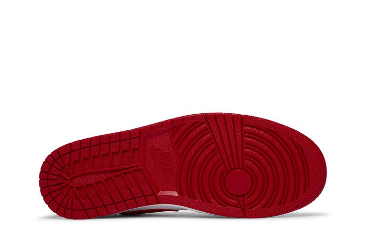 Jordan 1 Low Bulls