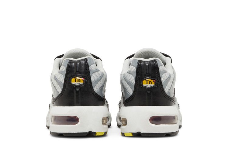 Nike Air Max Plus Photon Dust Particle Grey Black Varsity Red (GS)