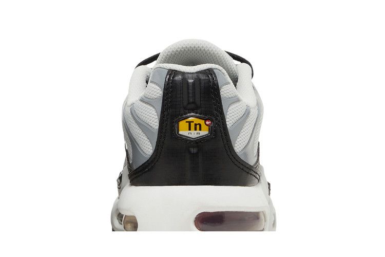 Nike Air Max Plus Photon Dust Particle Grey Black Varsity Red (GS)